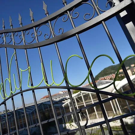 Fioredizucca Çiftlik konaklama